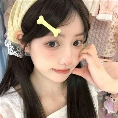 女校春色海报